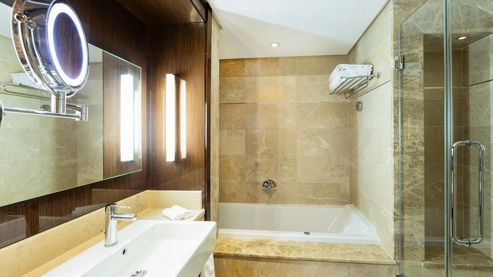 Radisson Blu Hotel & Convention Center, Τύνιδα